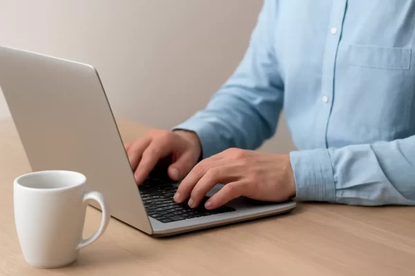 10 señales de que necesitas una web a medida